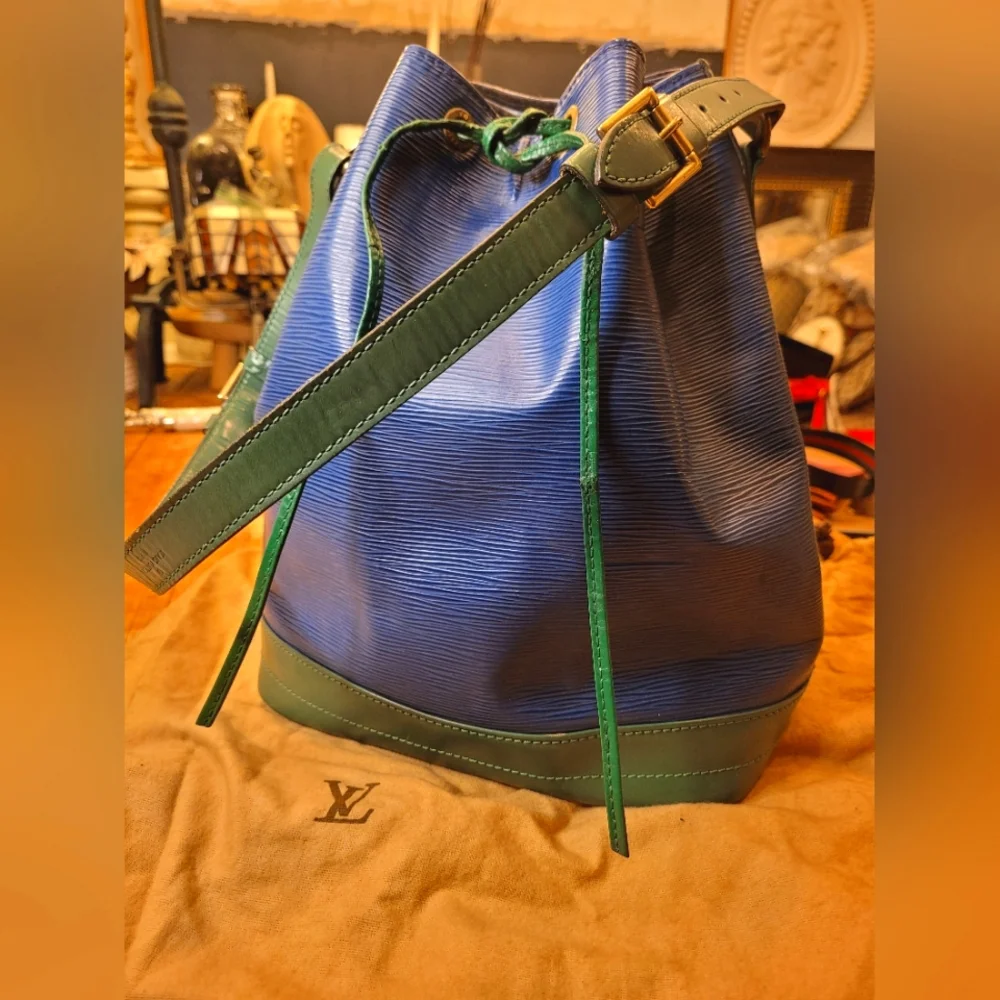 Louis Vuitton Paris LV Noe Blue/Green Leather Drawstring Bucket Bag